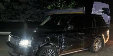 У Мукачеві “п'яний” Land Rover зіткнувся з автобусом Mercedes (ФОТО)