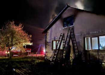 У Негровці на Хустщині вночі палав будинок (ОНОВЛЕНО) (ФОТО)