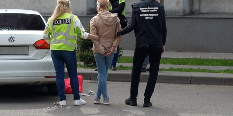 У Сумах жінку обвинувачують у тому, що вона намагалася продати своє немовля за $30 тис. – Нацполіція