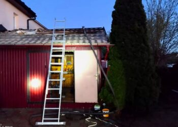 У Тересві на Тячівщині горіла прибудова до 2-поверхового будинку (ФОТО)