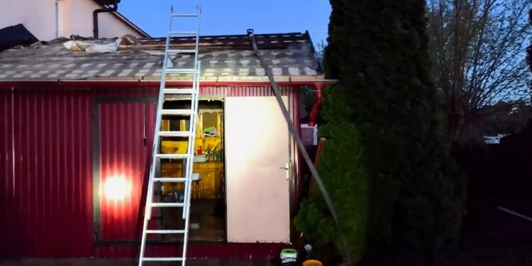 У Тересві на Тячівщині горіла прибудова до 2-поверхового будинку (ФОТО)