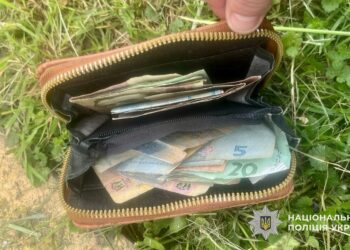 У Тячеві злодійка викрала у дружини військового гаманець з 20 тисячами гривень (ФОТО)