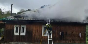 У Торуні Міжгірської громади в понеділок вигорів будинок (РОЗШИРЕНО) (ФОТО)