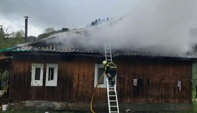 У Торуні Міжгірської громади в понеділок вигорів будинок (РОЗШИРЕНО) (ФОТО)
