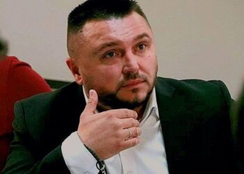 У вівторок на позачерговій сесії Ужгородської міськради на підставі листа СБУ з посади заступника мера планують звільнити людину Пересоляка Плавайка