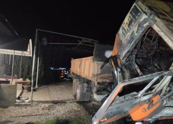 У Загатті на Хустщині згорів вантажний КамАЗ (ФОТО)