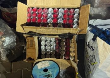 У закарпатця в “Дякові” вилучили 139 “непояснених”  феєрверків, які він намагався вивезти до Румунії (ФОТО, ВІДЕО)