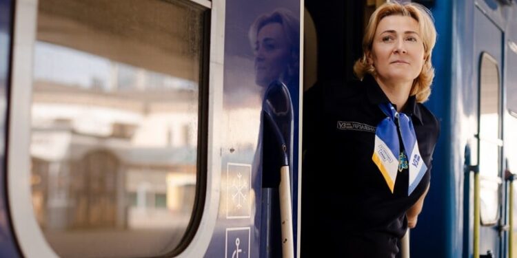 УЗ назвала поїзди іменами залізничниць, чиї діти захищають Україну