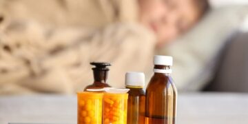 В Україні завершився епідсезон: людей хворіло менше, кількість випадків COVID-19 знизилася в 7,4 раза