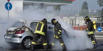В Україні з’явився фейк про нові штрафи за відсутність у машині аптечки й вогнегасника – МВС