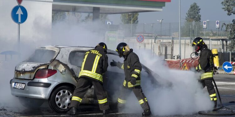 В Україні з’явився фейк про нові штрафи за відсутність у машині аптечки й вогнегасника – МВС