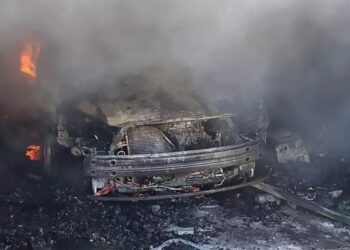 В Ужгороді під час ремонту в гаражі згорів Chevrolet, власник отримав опіки (ФОТО)