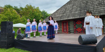 В Ужгороді відбувся обласний фольклорний фестиваль-конкурс «Веселковий передзвін»