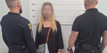 В Ужгороді затримали фейкову “мінувальницю” торговельного центру (ФОТО)