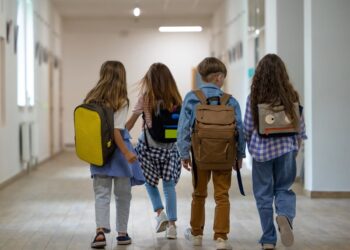 За рік кількість скарг про булінг в українських школах зросла майже втричі – омбудсмен