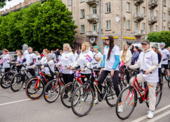 Закарпатська компанія взяла участь у масштабному велопробігу в Луцьку на підтримку Героїв