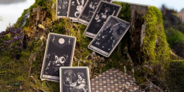 Закарпатська міфологія на картах таро: як художниця з Ужгорода популяризує український фольклор за кордоном