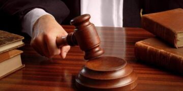 Завдяки компенсації доньці загиблої та позитивній характеристиці посадовиця Королівської селищної ради уникла покарання за смертельну аварію