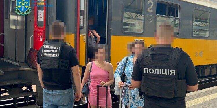 23-річну закарпатку затримали за вербування українок  для сексуальної експлуатації за кордоном (ФОТО, ВІДЕО)