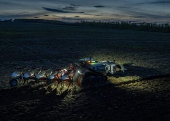 AgXeed і Kverneland встановили світовий рекорд з автономної оранки – Техніка