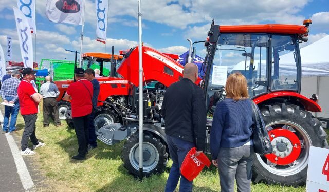 Польський виробник Krawiec презентував нові трактори під брендом Kraft – Техніка