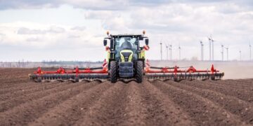 Новий точний штригель від Pöttinger: ефективна боротьба з бур’янами без хімії – Техніка