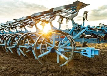 LEMKEN представила плуг Diamant 18 з вбудованим котком для складних умов – Техніка
