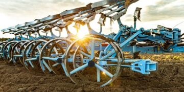LEMKEN представила плуг Diamant 18 з вбудованим котком для складних умов – Техніка