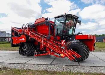 Морквяний комбайн Dewulf ZB2 отримав більший бункер і не тільки – Техніка