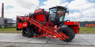 Морквяний комбайн Dewulf ZB2 отримав більший бункер і не тільки – Техніка