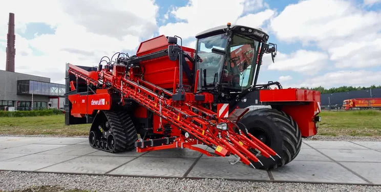 Морквяний комбайн Dewulf ZB2 отримав більший бункер і не тільки – Техніка