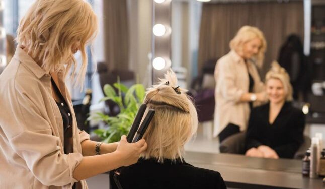 Три стрижки для жінок, які візуально додають молодості — Закарпаття