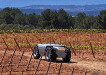 Іспанський безпілотний електротрактор можуть використовувати на війні – Техніка