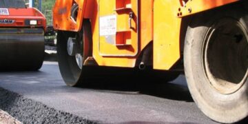 На Закарпатті ремонтують дорогу у прикордонній зоні — Закарпаття