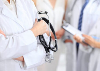 Антисанітарія, побори й відсутність реабілітації: омбудсмен перевірив лікарні Закарпаття –