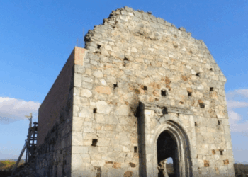 Архітектора з Ужгорода підозрюють у пошкодженні старовинного костелу на Берегівщині –