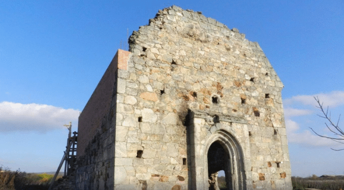 Архітектора з Ужгорода підозрюють у пошкодженні старовинного костелу на Берегівщині –