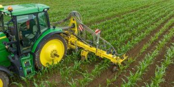 BEDNAR показала, як міжрядний обробіток оживляє ґрунт і зберігає вологу – Техніка