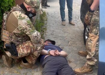 Біля санаторію у Поляні на збуті метамфетаміну затримали вихідця з Дніпра (ФОТО)