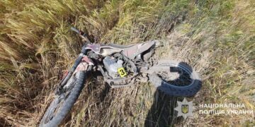 Біля Виноградова двоє підлітків на мотоциклі постраждали у зіткненні з Mercedes Vito (ФОТО)