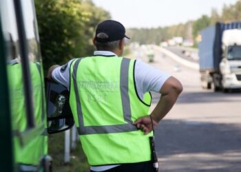 Рейди на дорогах: яких водіїв почали перевіряти за новими правилами — Закарпаття