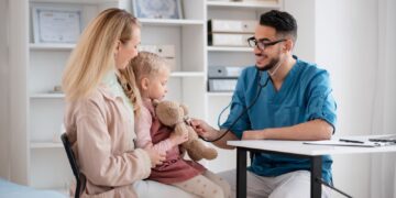 Чим відрізняється терапевт від сімейного лікаря