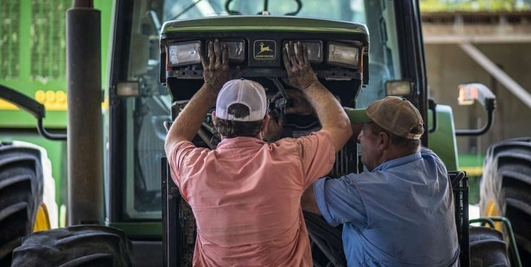 Фермери можуть отримати право самостійно лагодити техніку John Deere – Техніка