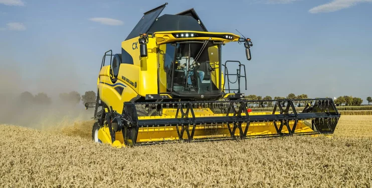 New Holland оновила жатки Varifeed та комбайни CX і TC – Техніка