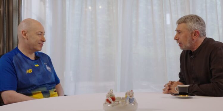 Еміграція до Іспанії, агресивне бидло при владі, діагнози Трампа. Інтерв’ю Гордона з Комаровським. Відео