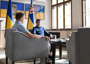 Голова Закарпатської ОВА зустрівся із мовним Омбудсманом