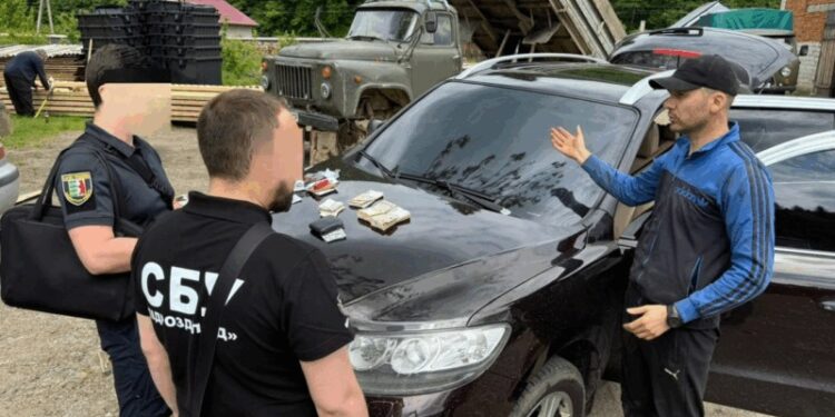 Голову Жденіївської селищної ради Василя Култана затримали на хабарі у 100 000 грн (ФОТО)