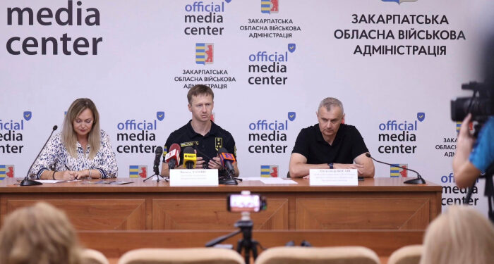 Митниця в смартфоні та єЧерга: як уникнути черг у сезон відпусток на пунктах пропуску Закарпаття