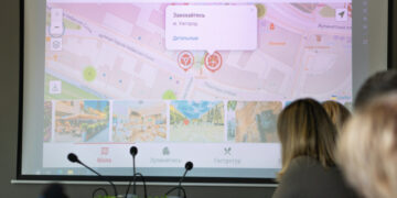 Мобільний туристичний додаток «Ужгород» презентували у міській раді