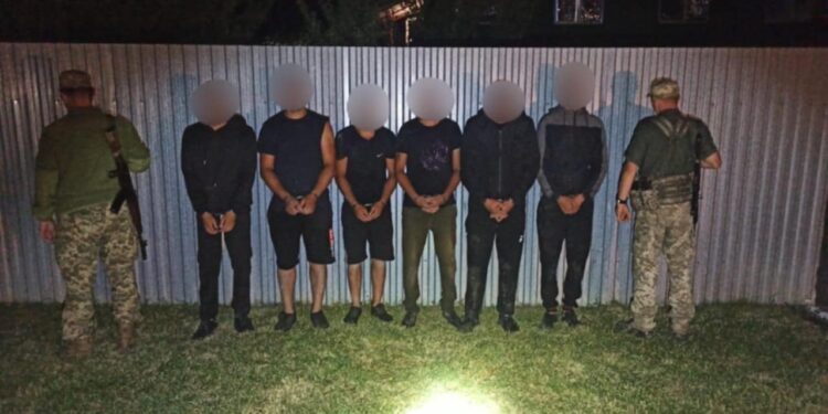 На Берегівщині пострілами затримали 6-х “ухилянтів”, що намагалися потрапити до угорщини (ФОТО)